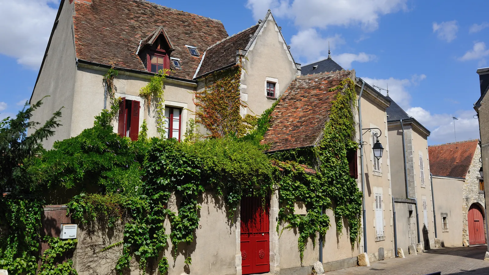 Des maisons anciennes d'une rue du vieux Châteauroux